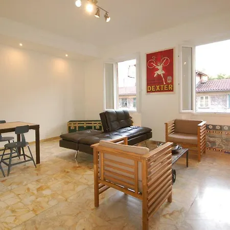 Apartment 65 M2 Quiet Renoved Center Speed Wifi Vintage Style Design Furniture *