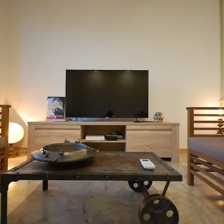 65 M2 Quiet Renoved Center Speed Wifi Vintage Style Design Furniture Apartment